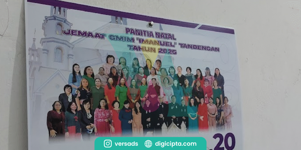 Kalender dinding jemaat GMIM Immanuel Tandengan tahun 2025 dengan foto panitia natal dan desain latar gereja, hasil cetak berkualitas oleh Versa Design Studio Manado.