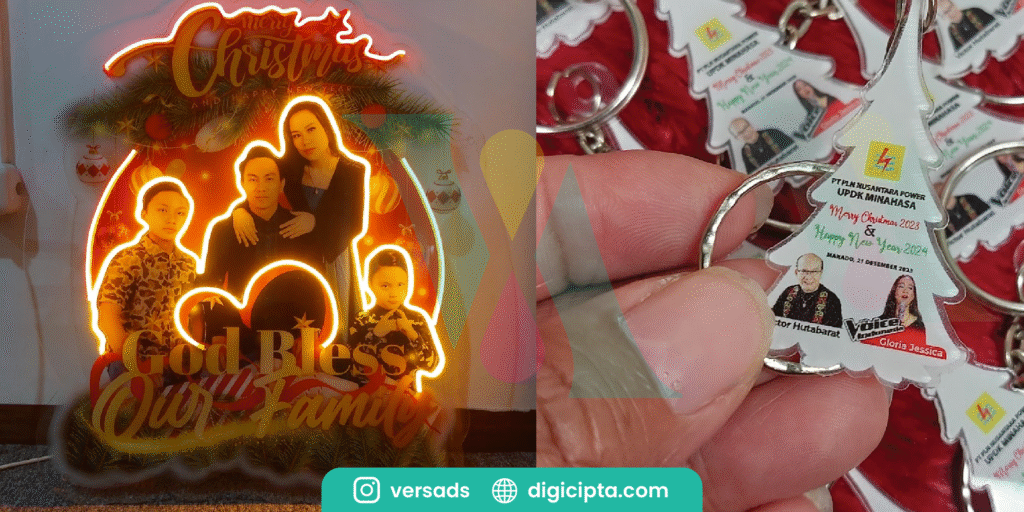  Kolase dua produk bertema Natal, sebelah kiri menampilkan lampu LED akrilik bergambar keluarga dengan tulisan “God Bless Our Family”, sementara sebelah kanan memperlihatkan gantungan kunci akrilik berbentuk pohon Natal bertuliskan ucapan “Merry Christmas & Happy New Year”.